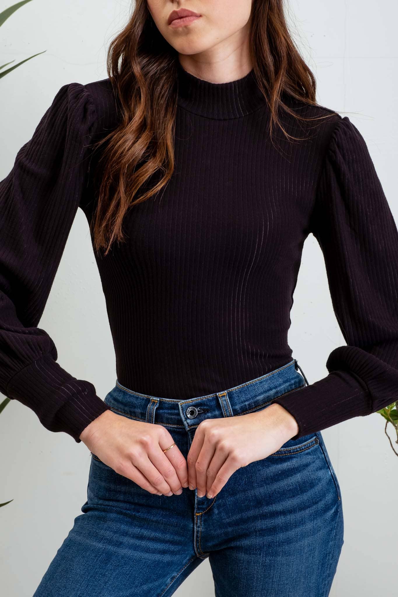 MOCK NECK KNIT TOP